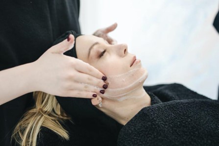 Read more about the article Benefits of Dermatology Facials